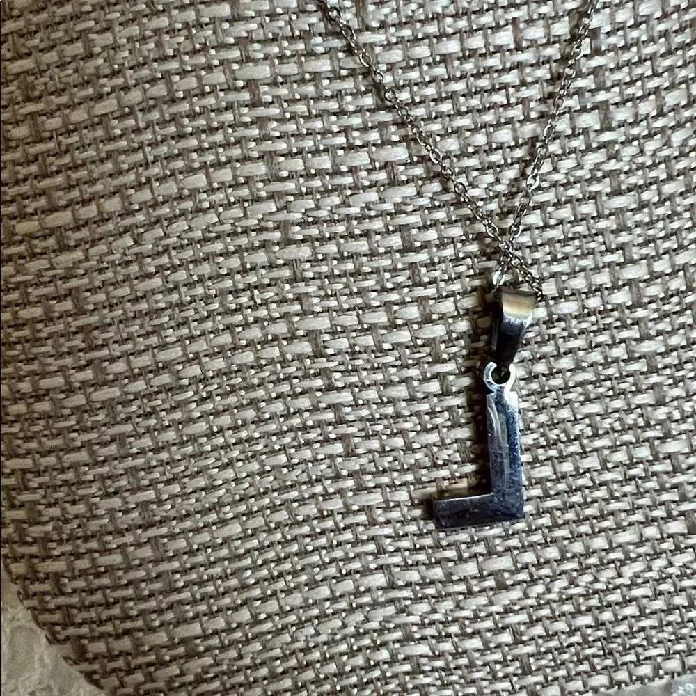 NWT Stainless Steel Elegant Silver Tone  Dainty Necklace initial  L Pendant